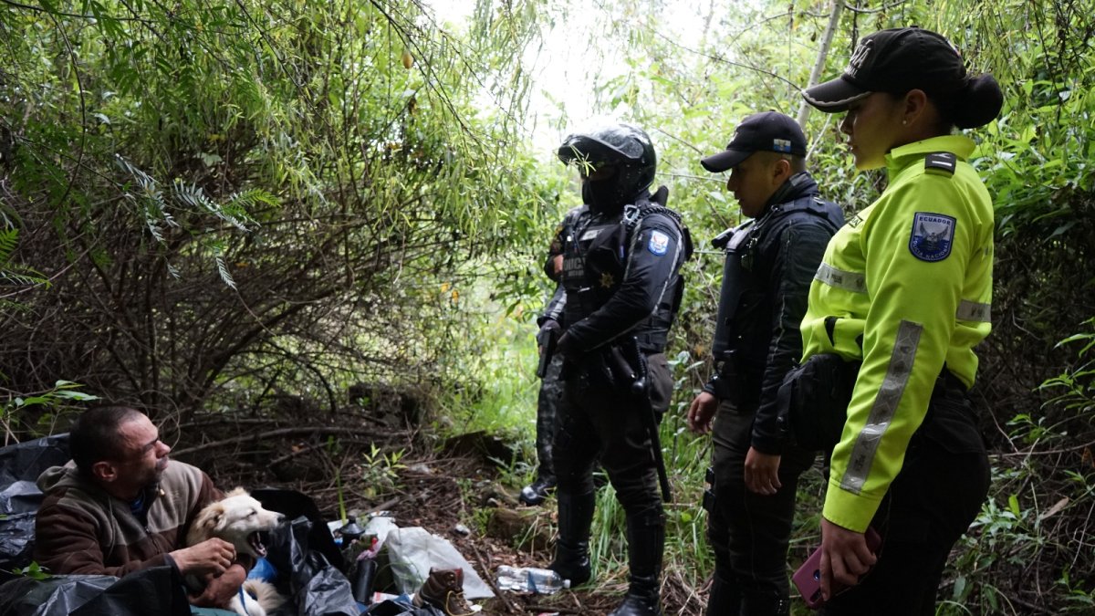 Registro. El ciudadano fue sorprendido mientras dormía en compañía de un perrito