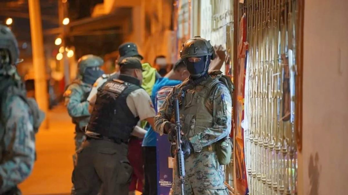 Intervención. La Policía Nacional realizó un operativo tras el evento suscitado y capturó a los posibles responsables