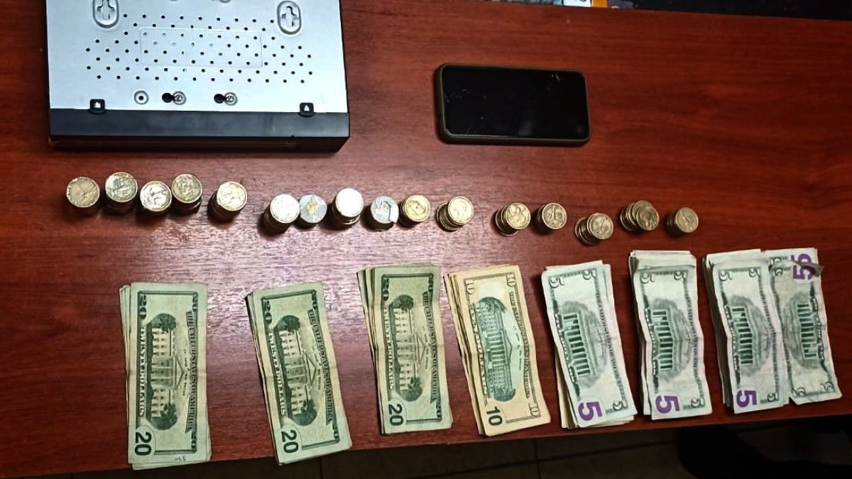 Evidencias. La Policía detuvo a un sospechoso y presentó las evidencias halladas.