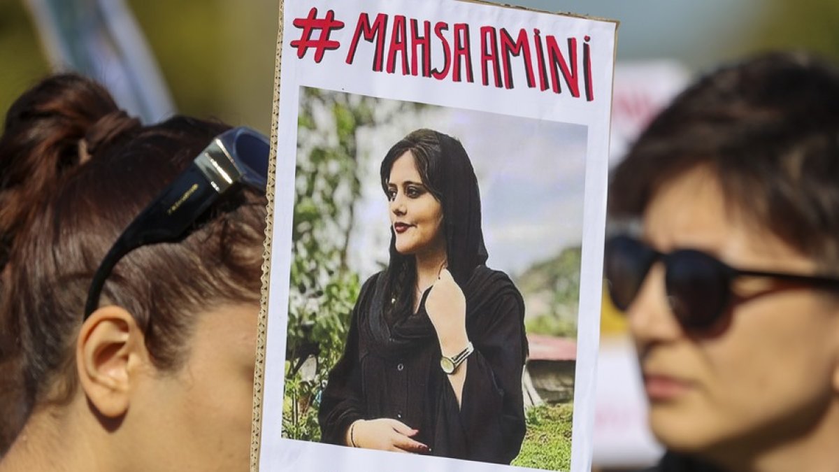 Manifestación en protesta por la muerte de Masha Amini.