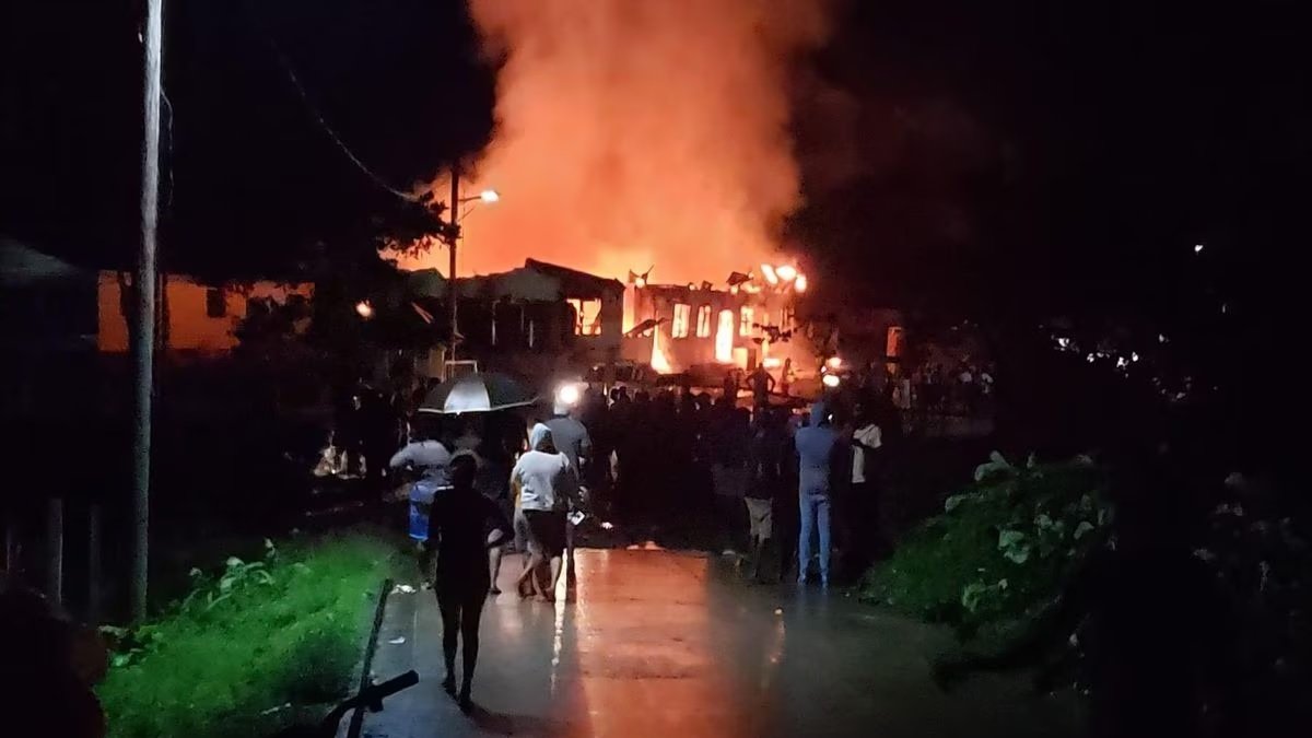 Los fallecidos son 18 niñas, estudiantes de la escuela, y un niño de 5 años, que fue identificado como el hijo de una de las cuidadoras del centro.