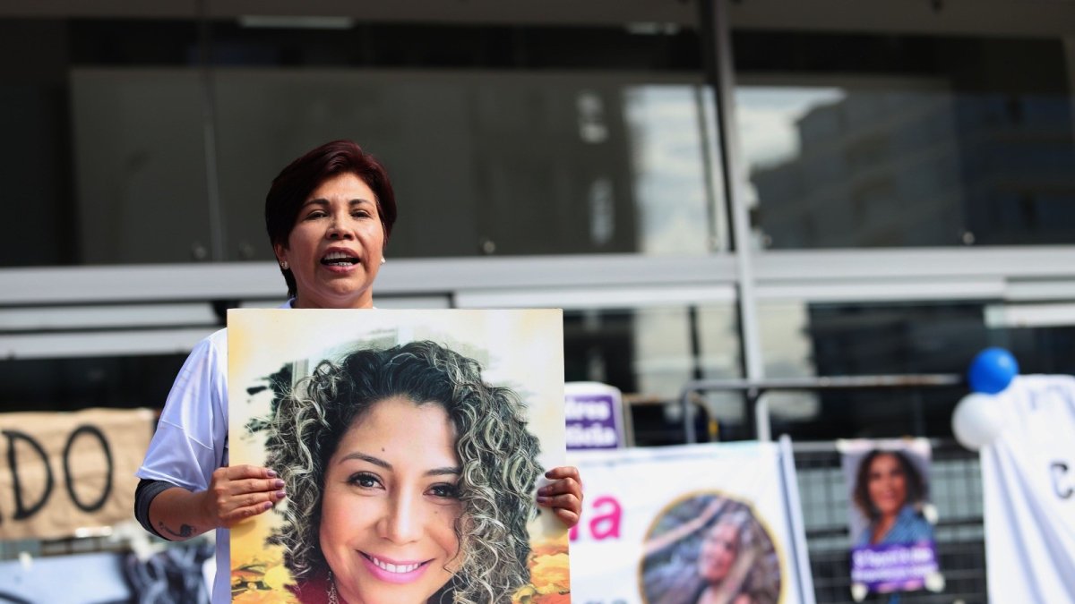 Pedido. Elizabeth Otavalo, madre de Bernal, exige justicia.