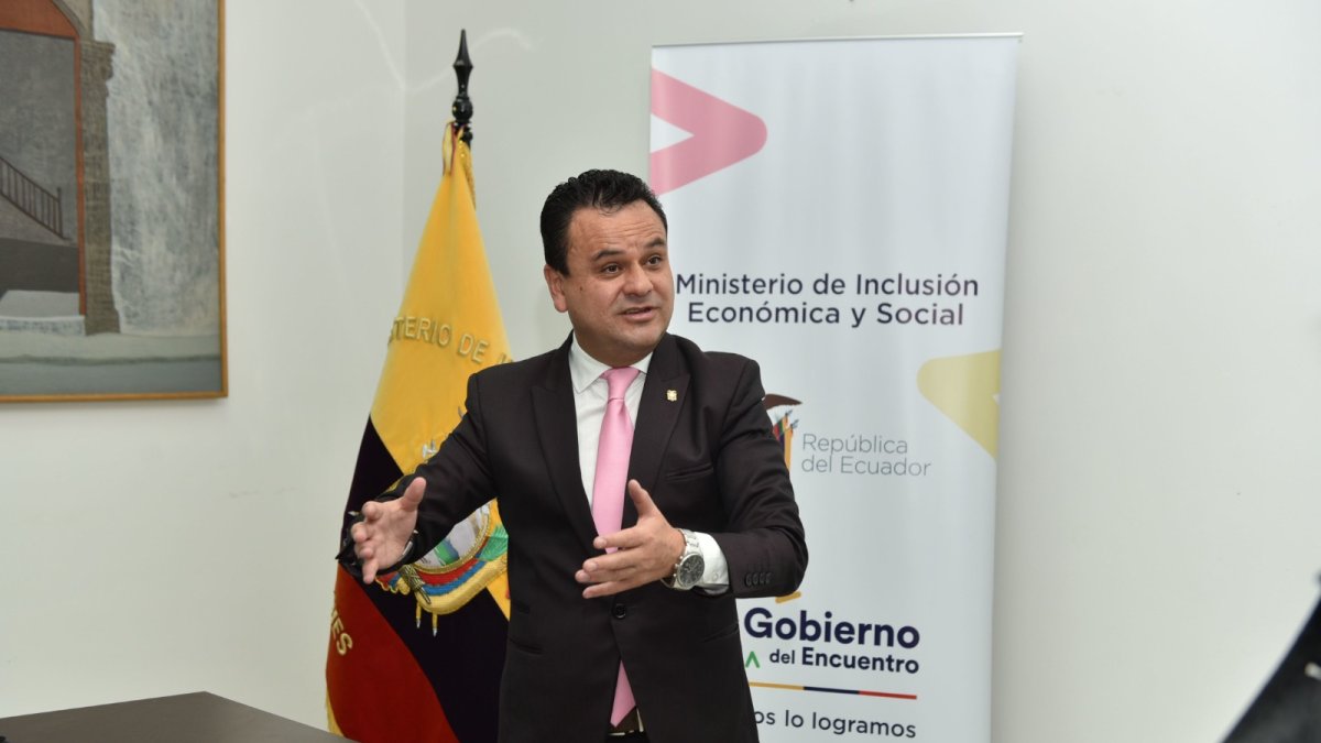 Votación. Su candidatura fue expuesta ante el quorum del movimiento.