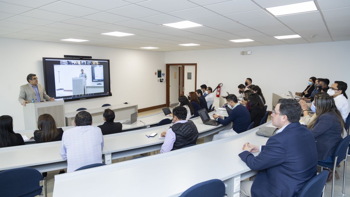 La Universidad Andina Simón Bolívar fomenta el pensamiento crítico en sus estudiantes.