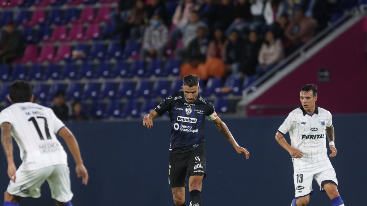 Los rayados se impusieron por 2-0 en el cotejo disputado en el estadio Banco Guayaquil, en la segunda fecha de la Libertadores.
