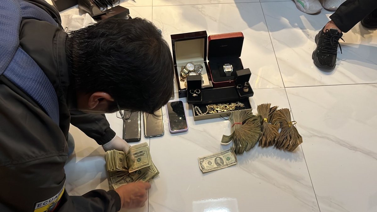 Caso. La Fiscalía presentó como evidencias una parte del dinero hallado.