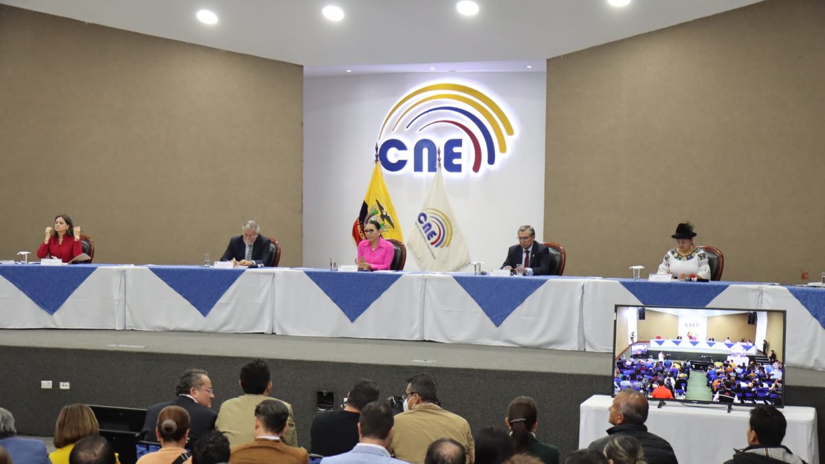 Movimientos y partidos afinan los detalles para los comicios.