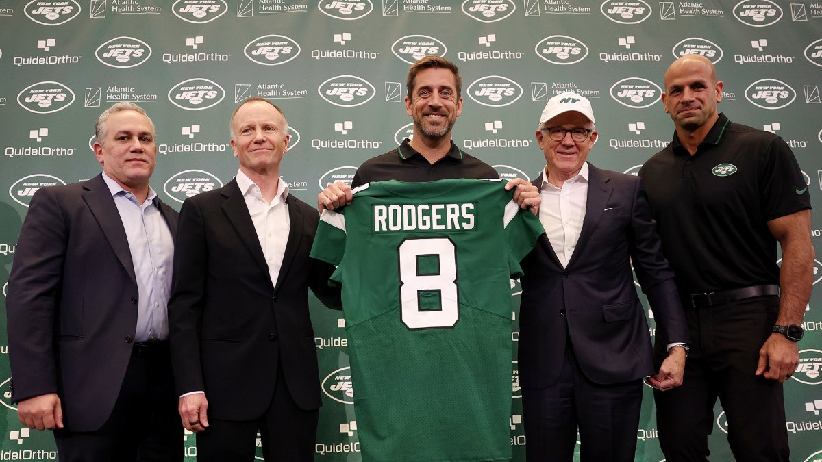 Rodgers llega esta temporada a los Jets y ya es la camiseta más vendida.