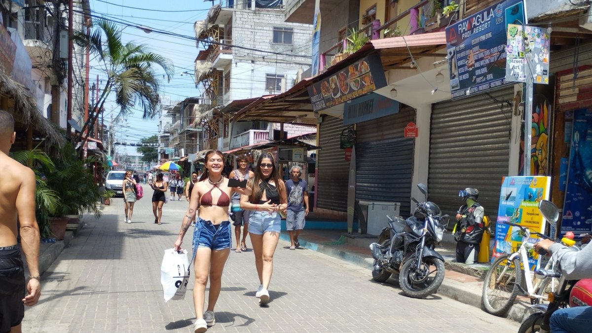 Movimiento. En el popular balneario no se observó la presencia de militares, ni en calles ni en la playa.