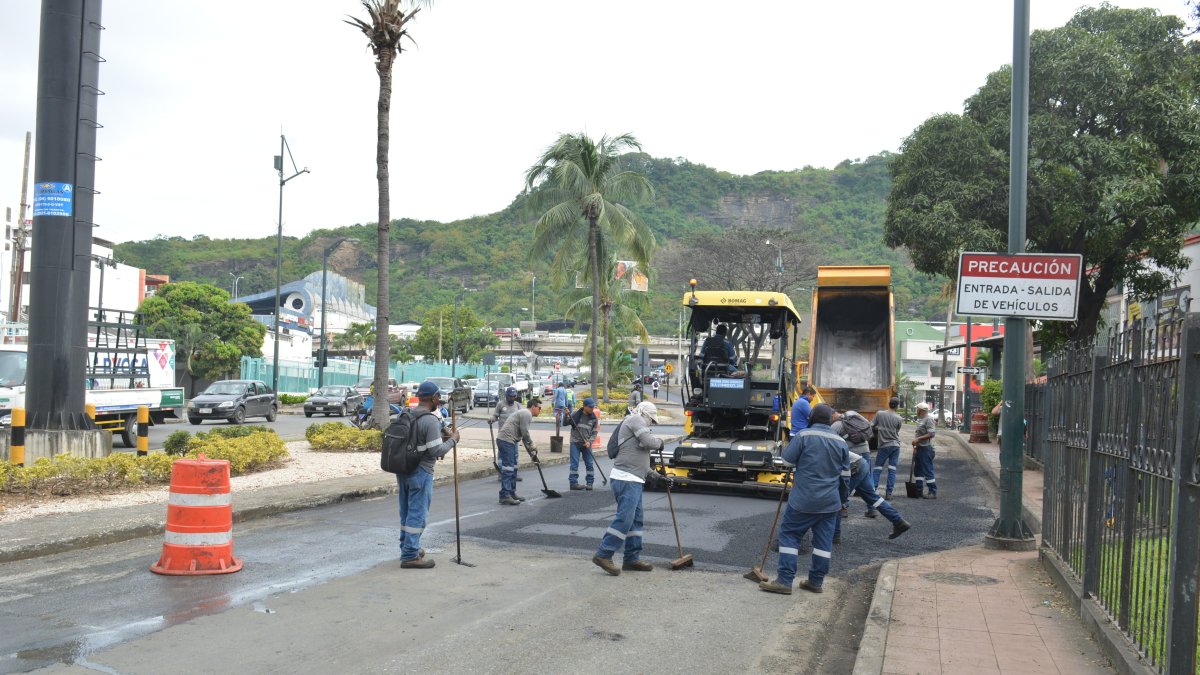 Trabajos. Personal del Municipio trabajó durante la tarde del miércoles.