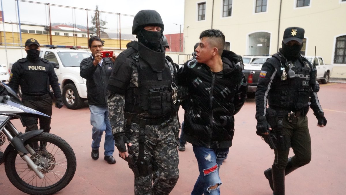 3. Aprehensión. Un motorizado fue aprehendido después de evadir los controles.