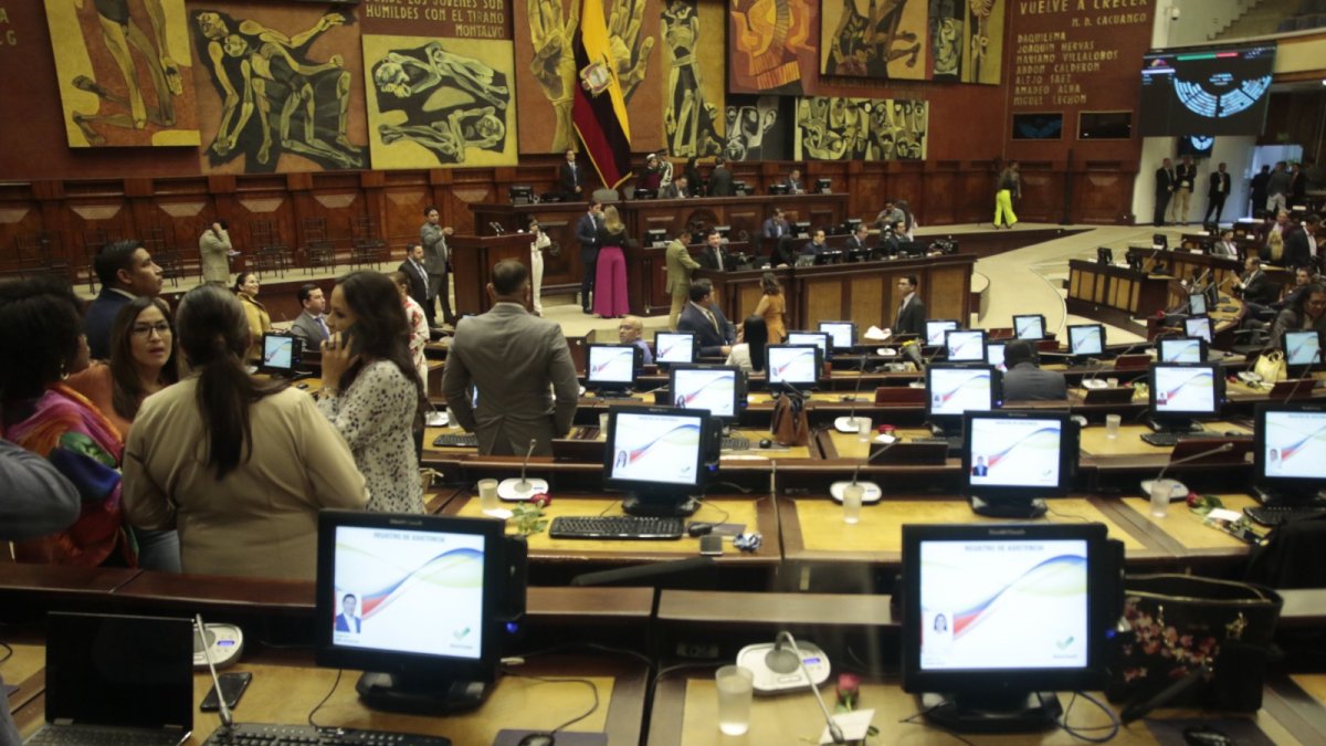 La extinta Asamblea fue calificada como la peor de la historia por el escaso trabajo legislativo.