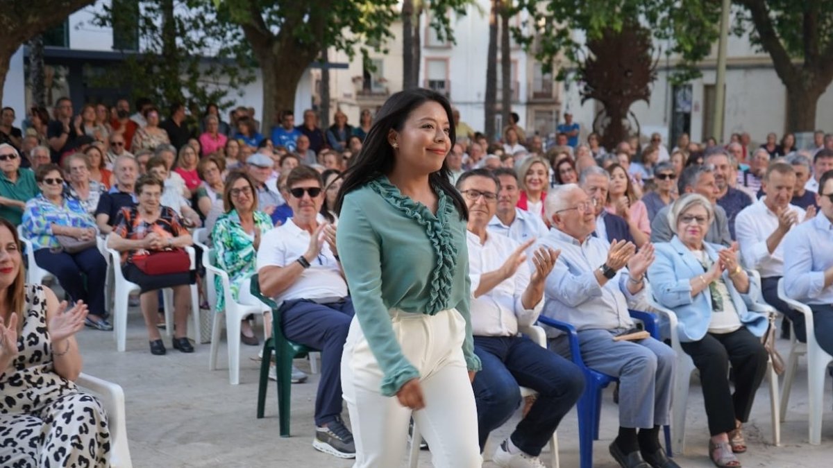 Experiencia. Katty Ushiña emigró con su familia con 9 años, fue la primera concejala ecuatoriana del Municipio de Ontinyent en la Comunidad de Valencia.