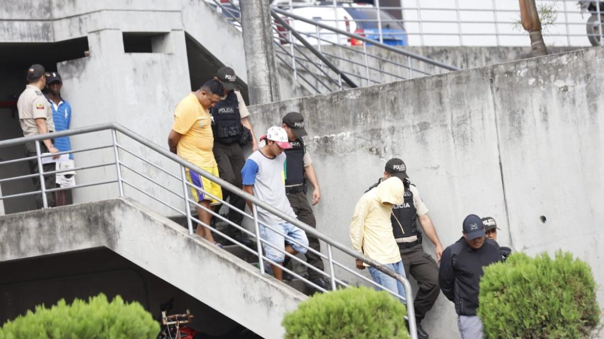 Durán. La Policía Nacional presentó a los aprehendidos y las evidencias.