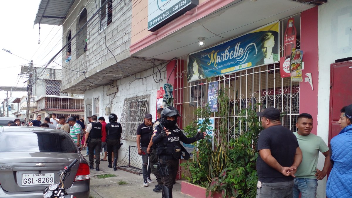 Situación. Al punto llegaron las fuerzas del orden para investigar el caso.