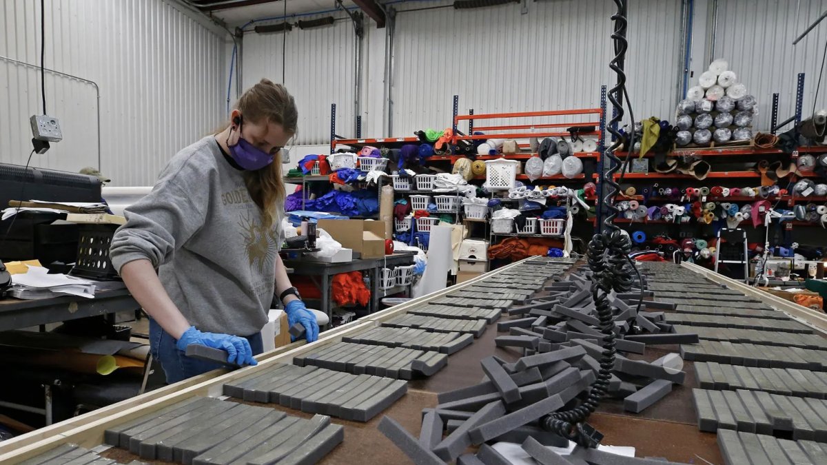 La ralentización de la economía también se ha sentido en la producción de bienes y servicios.