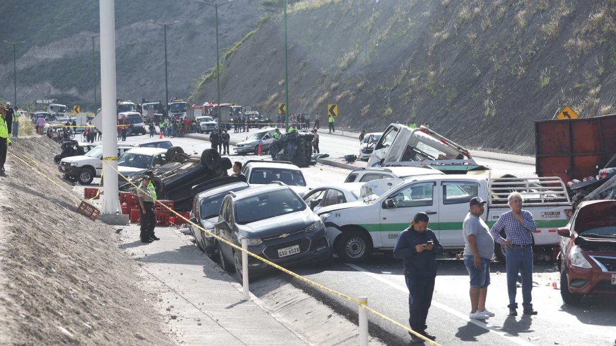 El hecho se registró antes de llegar al puente de Guayllabamba, sentido sur - norte