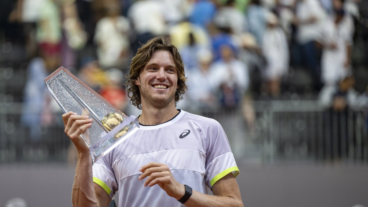 El chileno de 27 años es actualmente # 35, a diferencia de Dimitrov (#29).