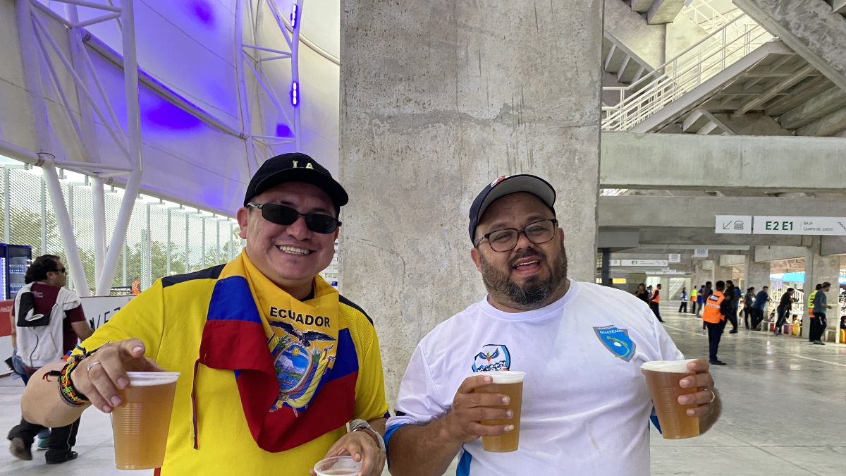 Fernando Pavón, quien acompaña a Ecuador en el Mundial Sub-20 en Argentina, llevó su propia indumentaria a dicho país.