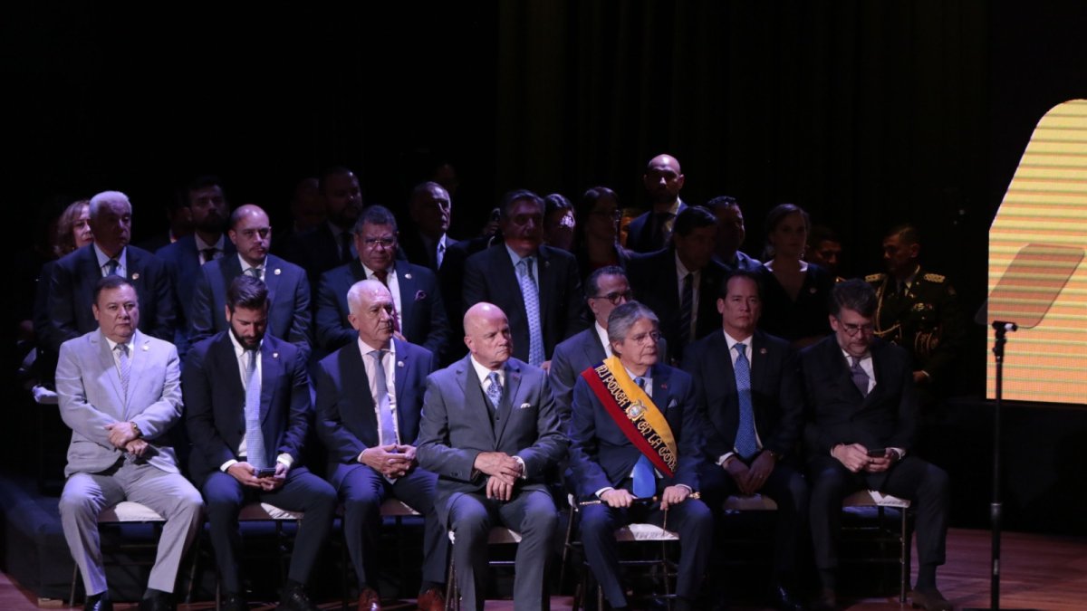 Discurso. El equipo ministerial acompañó al presidente Guillermo Lasso durante su informe del 24 de mayo.