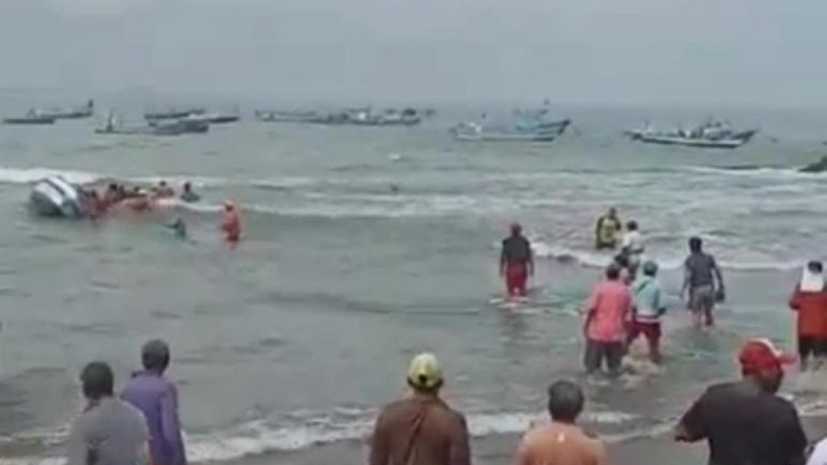 El fuerte oleaje provocó que la embarcación se vire y la víctima cayó al mar