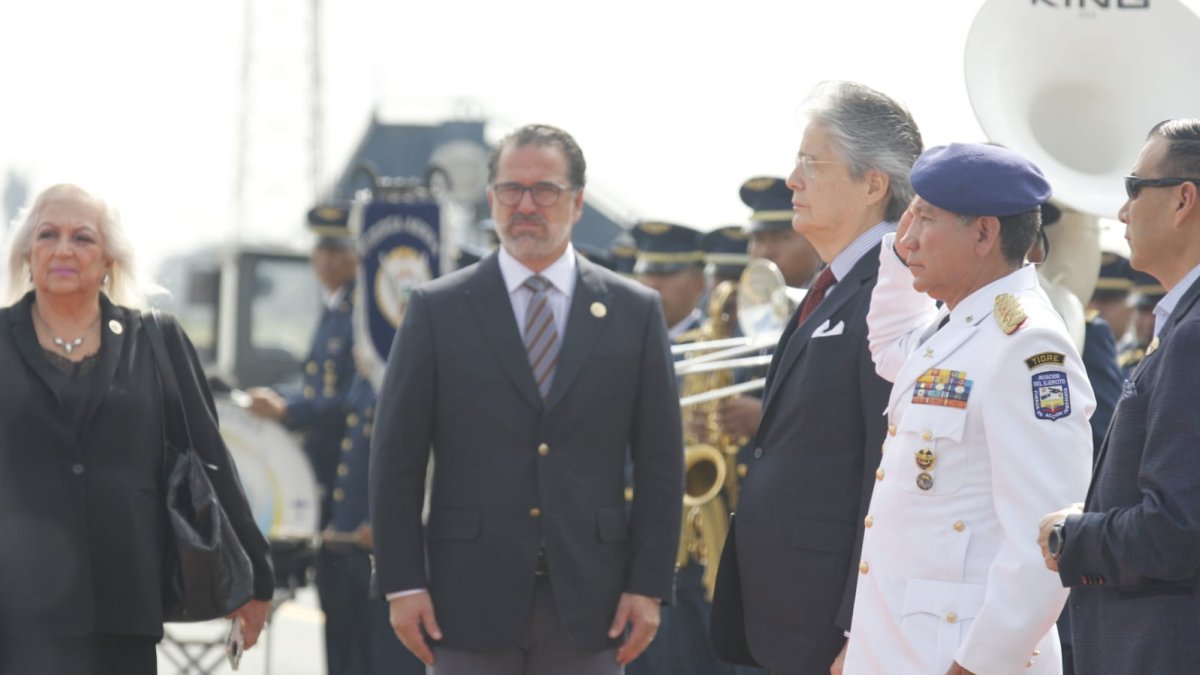 Guillermo Lasso previo a su viaje a la Cumbre de países sudamericanos en Brasilia.