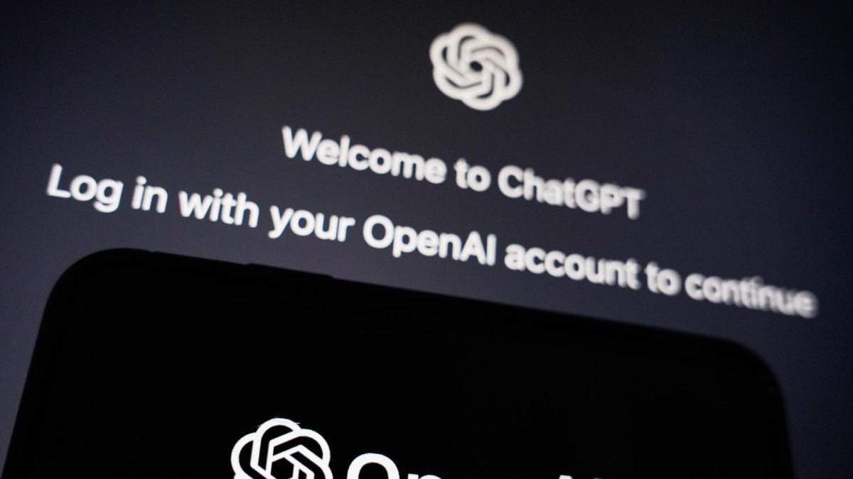 Fotografía de archivo, tomada el pasado 9 de marzo, en la que se registró el logo de la compañía OpenAI, desarrolladora del popular chatbot con inteligencia artificial ChatGPT.