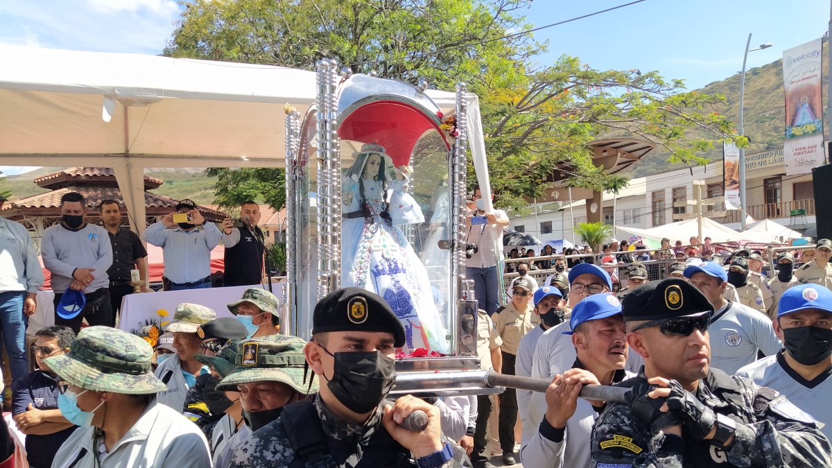 Imagen de una edición anterior de la Peregrinación de la Virgen del Cisne, que se desarrolla anualmente en Loja.