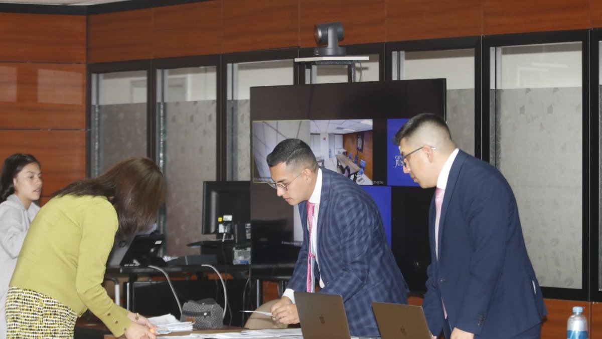 Diligencia. A la audiencia no compareció ni se conectó el sospechoso pero estuvieron sus abogados.