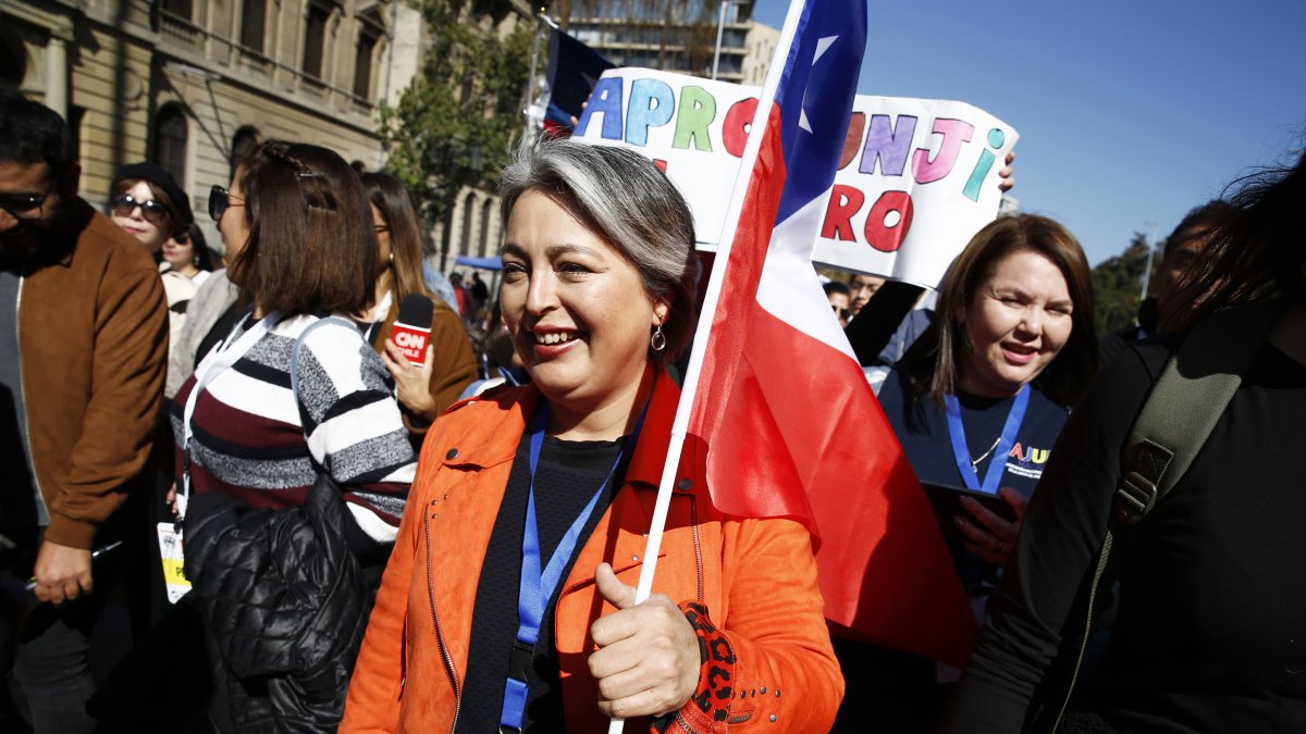Fotografía de archivo de la ministra de Trabajo de Chile, Jeannette Jara.