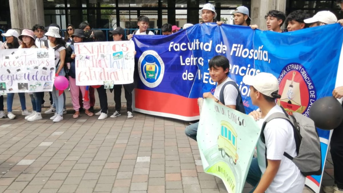 Protesta. La marcha partió desde la universidad hasta la plaza Grande.