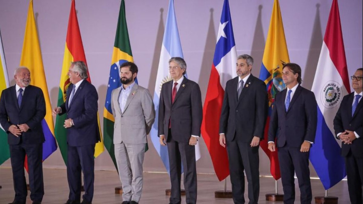 Presidentes de países sudamericanos se reunieron por una integración regional