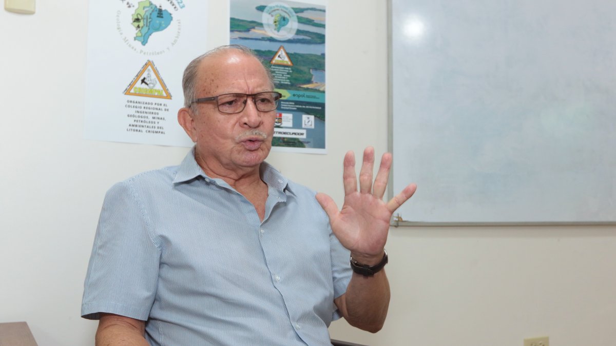 Walter Meza es el  presidente del Colegio Regional de Ingenieros Geólogos, Minas, Petróleos y Ambientales del Litoral (Crigmpal).