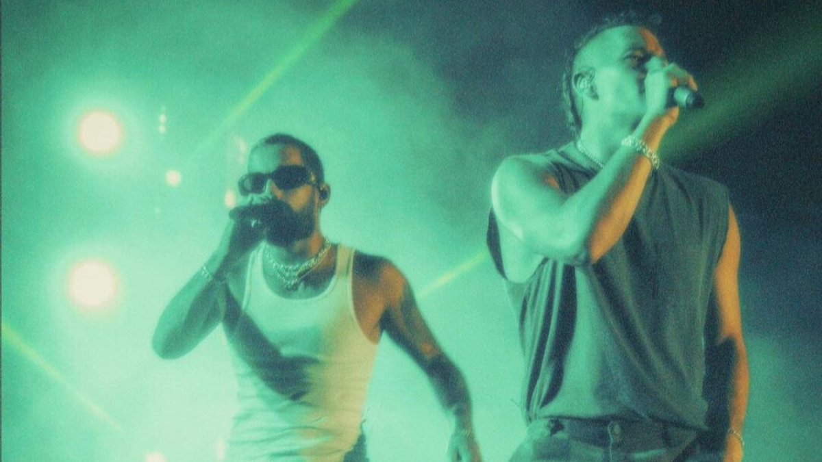 La colaboración estuvo impulsada por las discográficas Sony y Warner Music.