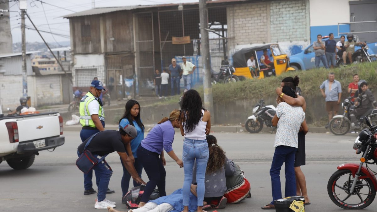 Una madre vio desconsoladamente cómo su hijo fallecía tras un accidente de tránsito