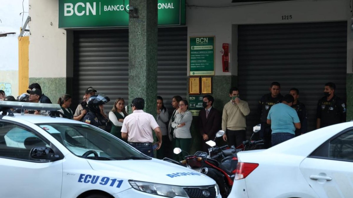 Delincuentes vestían como guardias de seguridad. El monto sustraído sería de $ 8.000.