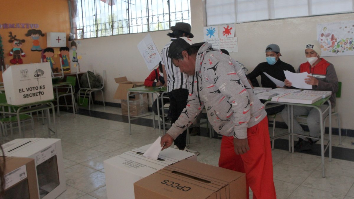 En las elecciones seccionales de febrero de 2023 participaron 279.244 personas como integrantes de las Juntas Receptoras del Voto.
