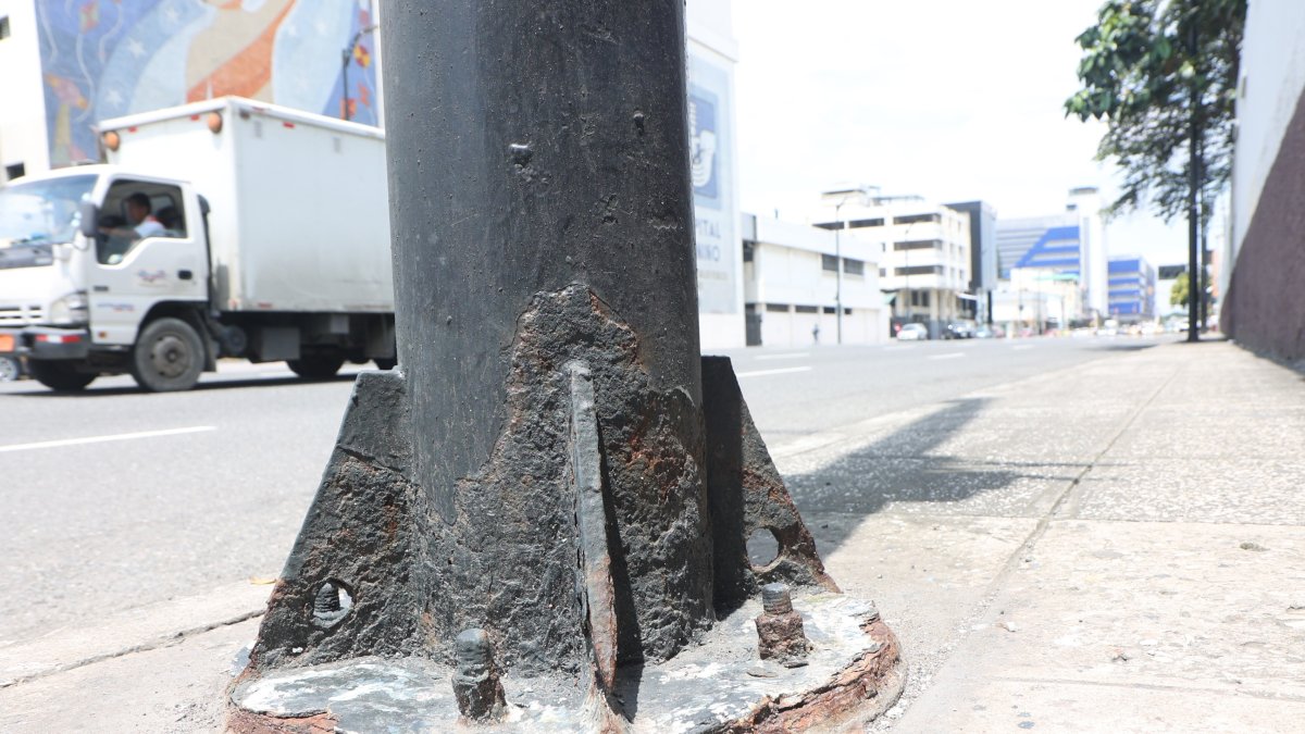 La estructura se ubica en la avenida Quito, del lado del Colegio Guayaquil.