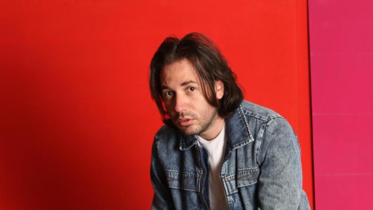 Víctor Aráuz forma parte de Humor en blanco y negro, una pieza teatral que aboda la cotidianidad del ciudadano común.