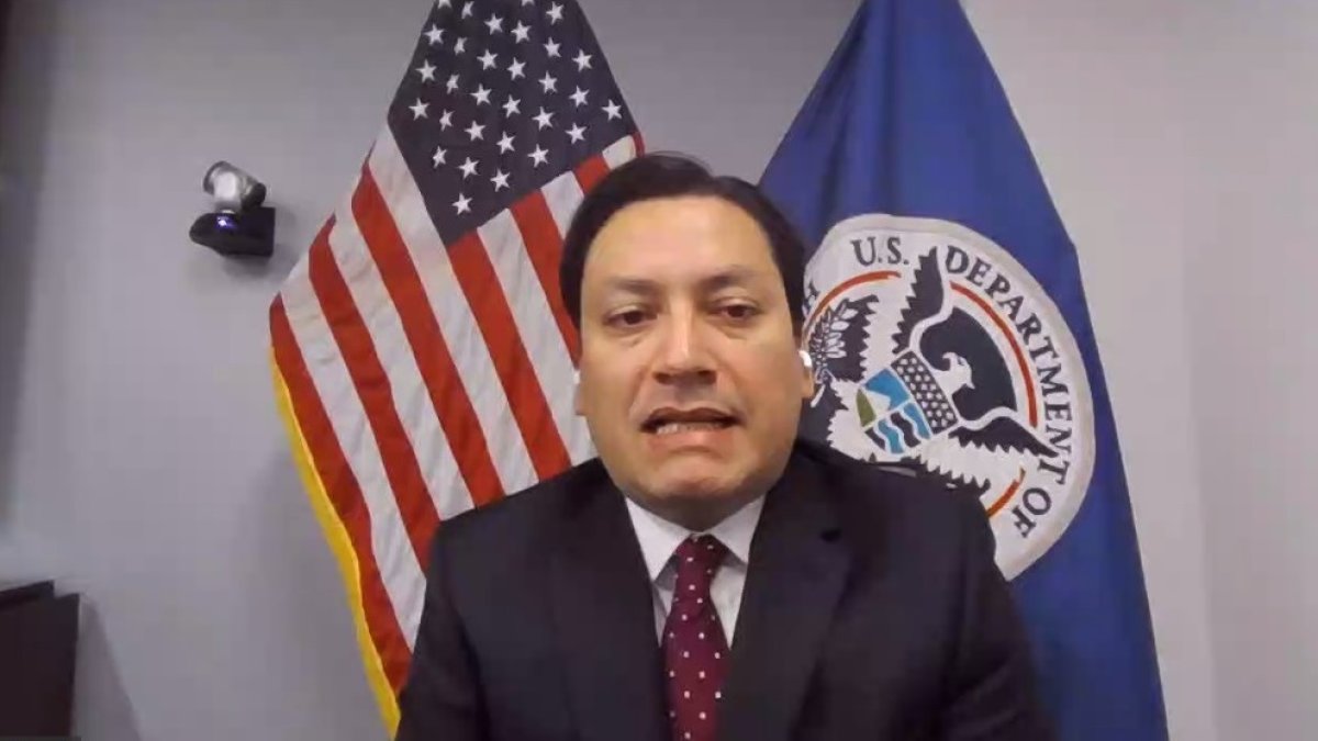 El subsecretario Luis Miranda hizo un llamado este 1 de junio a los ciudadanos para que no se conviertan víctimas de bandas que le ofrecen viajar a Estados Unidos.