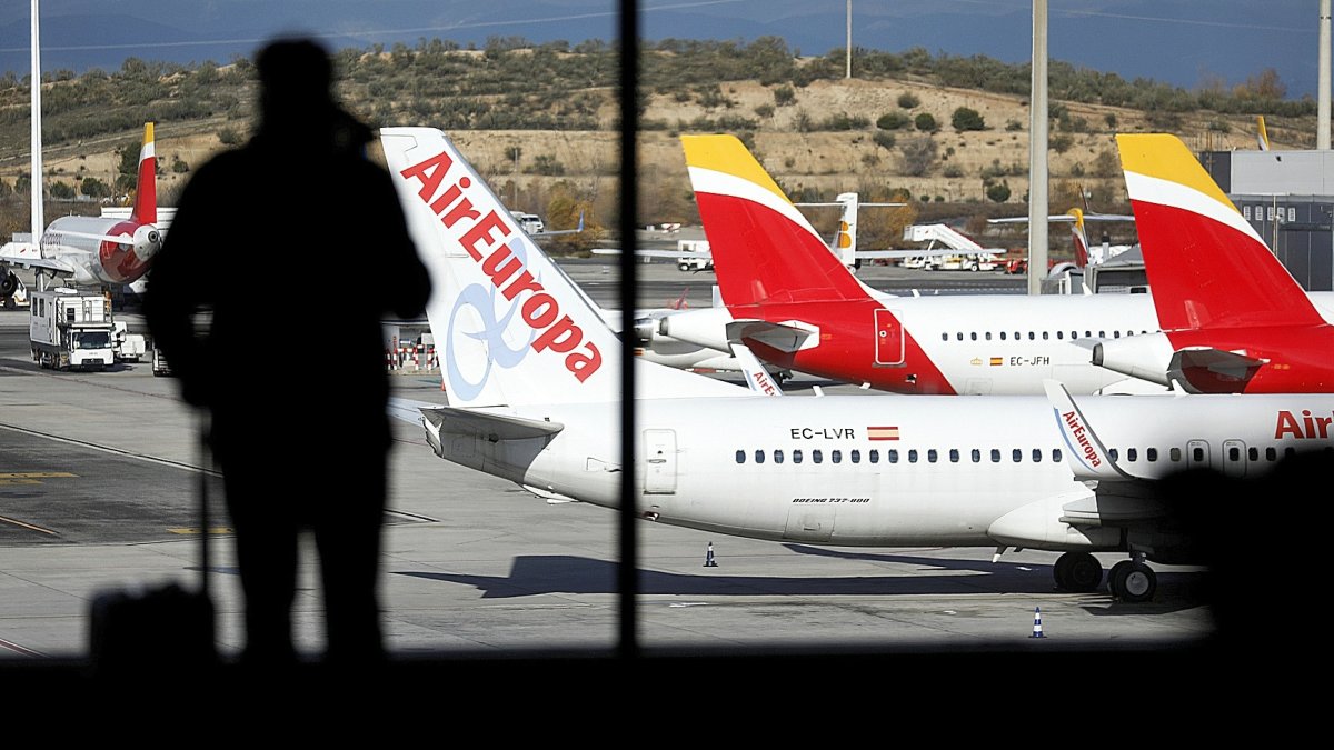 En los aeropuertos de Lyon, Marsella, Niza, Toulouse, Burdeos y Nantes las supresiones de vuelos afectarán a uno de cada cinco trayectos.