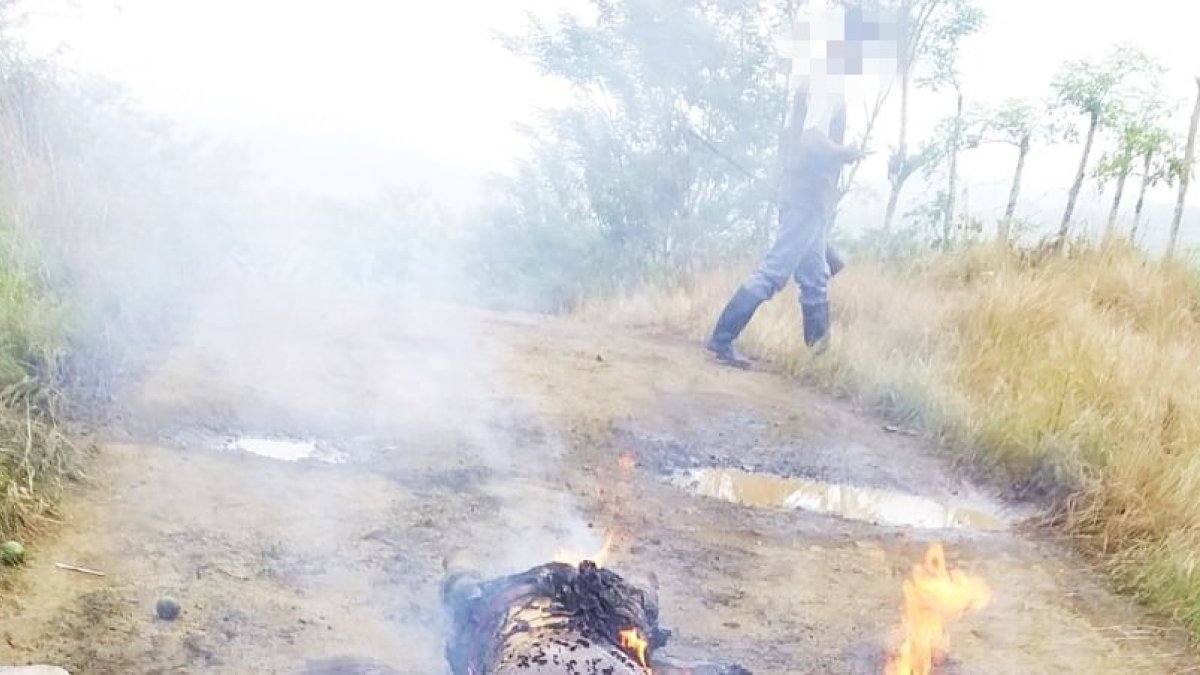 Incidentes. Esta foto circula en redes sociales sobre la incineración.