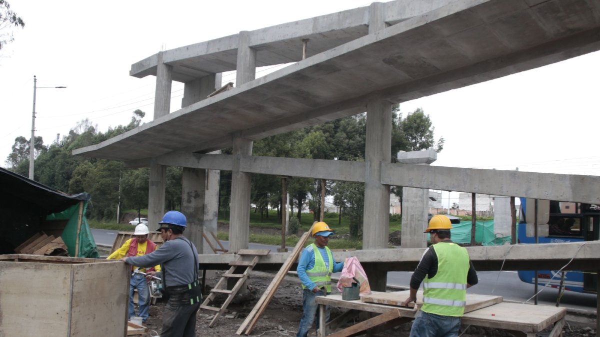 Trabajos. Los próximos 12 días se realizará la excavación de pozos, encofrado y otros.