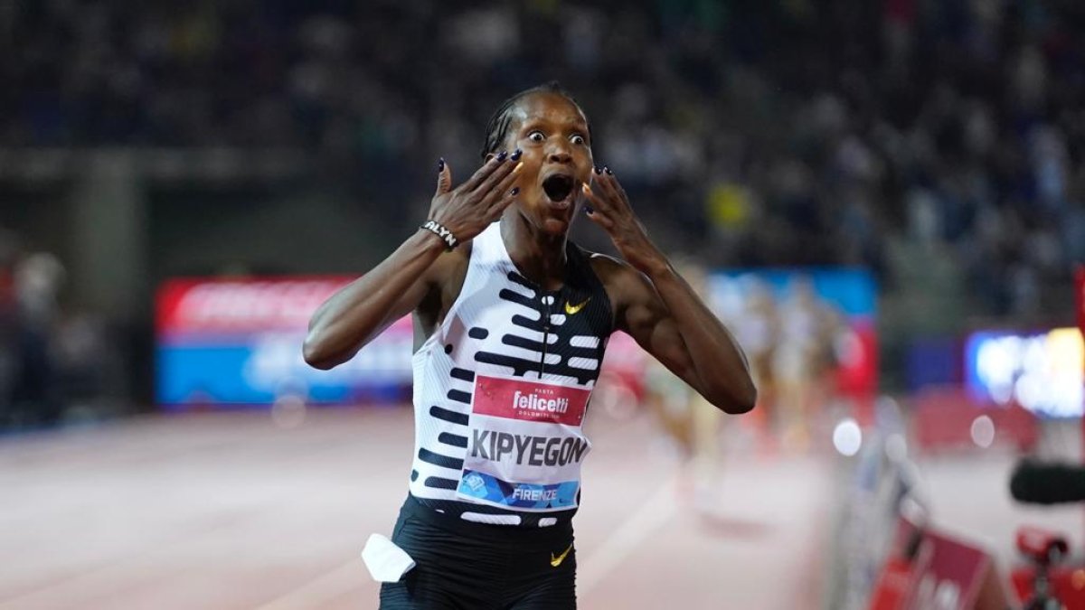 Kipyegon, récord del mundo de 1500 World Athletics.