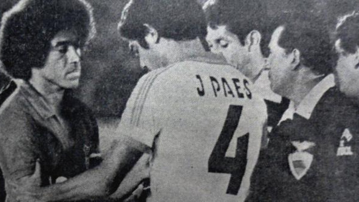 En la goleada 4-0 de Barcelona a Emelec en 1980, Juan Madruñero marcó un gol y Ney un triplete en el triunfo de los amarillos ante los azules.