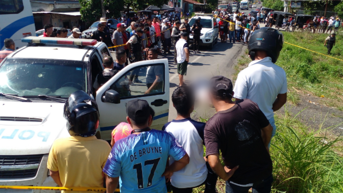 Dos jóvenes fueron baleados desde un vehículo en al via a Nobol.