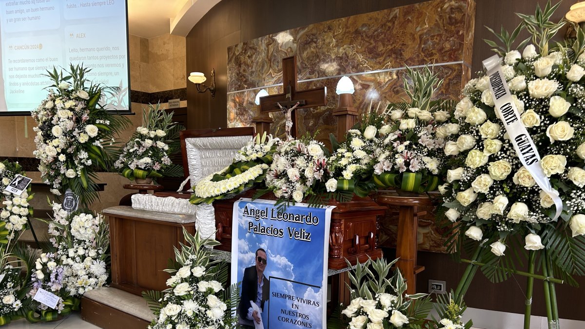 El cuerpo del fiscal Palacios fue velado en Jardines de Esperanza.