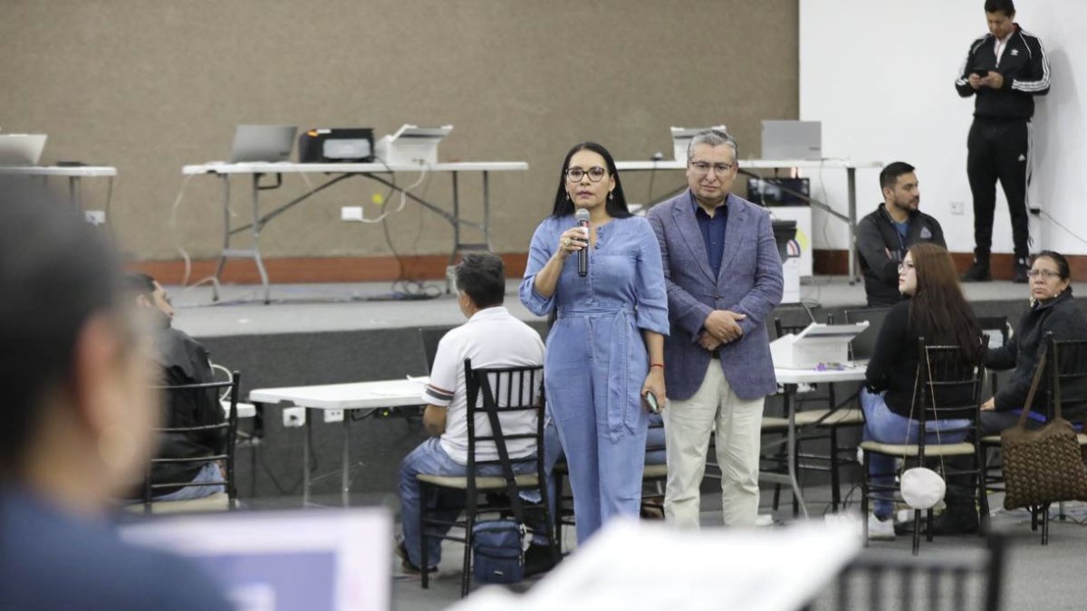 A la par, el Consejo Nacional Electoral está capacitando a los funcionarios electorales.