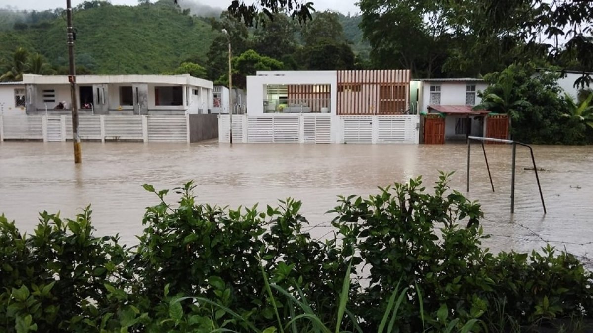 La incesante lluvia que vivió Esmeraldas provocó la inundación de varios de sus cantones.