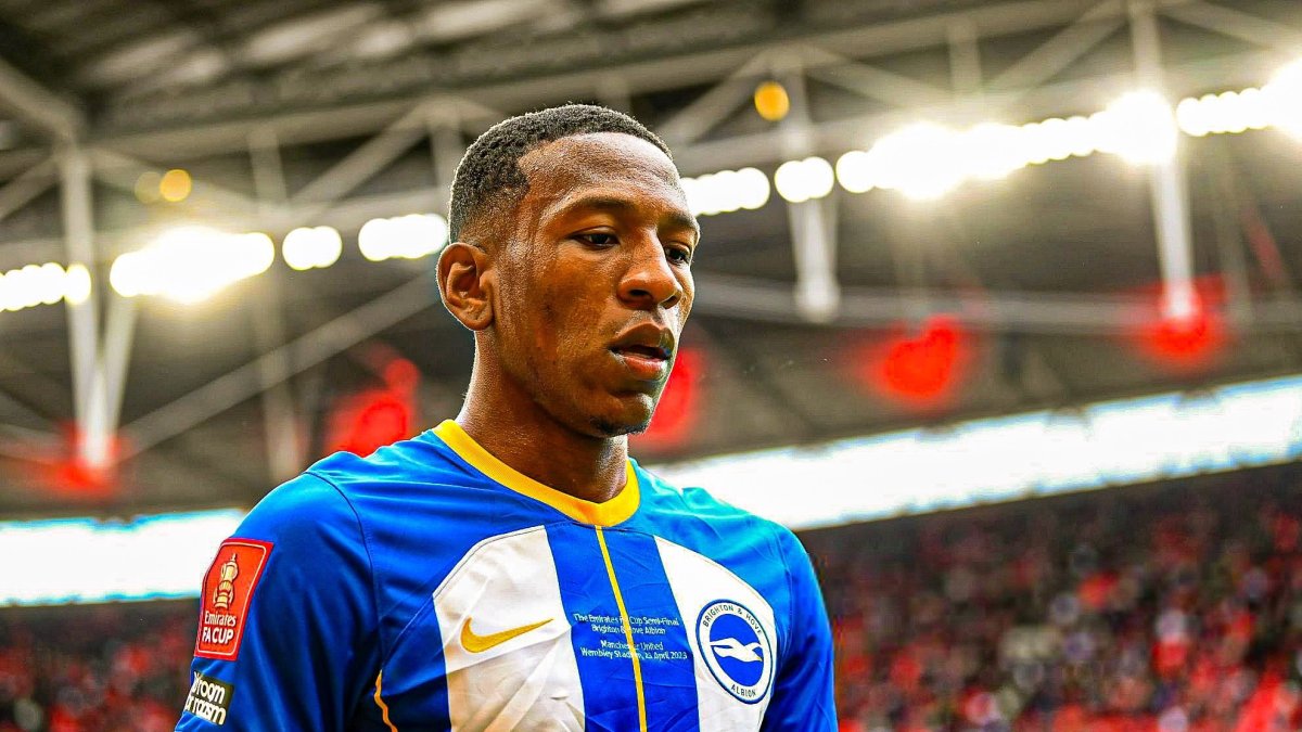 Pervis Estupiñán fue elegido el futbolista más destacado del mes de mayo con las gaviotas.